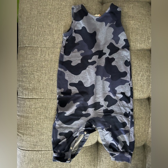 Egg Boy Camouflage Jumper - Picture 2 of 3